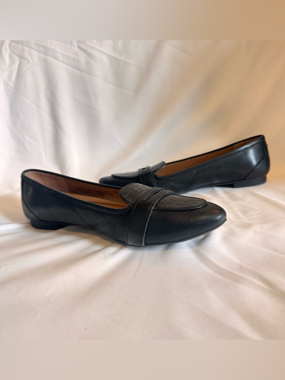 Women’s Vionic Black Croc Savannah Loafers Shoes Flats 8.5 Pointed Toe Leather - Picture 3 of 8